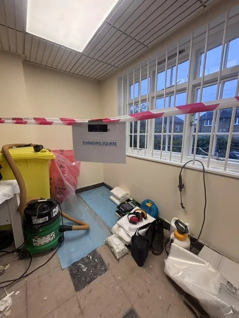 Asbestos floor tile and bitumen removal in Holborn